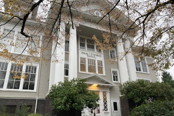 caption: Stevens Elementary School in Seattle's Capitol Hill neighborhood.